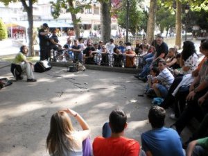 20110613042314-15-m-bejar