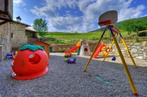 151613_0150-11e6-9045-0050569a455d_casa-rural-parque-infantil1
